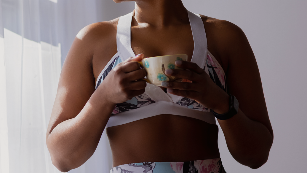 Can you drink coffee on an empty stomach? For most people, it comes down to how they feel afterward. Learn what research says about coffee, stomach acid, and reflux, plus simple ways to enjoy your morning cup more comfortably.