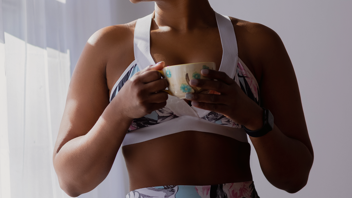 Can you drink coffee on an empty stomach? For most people, it comes down to how they feel afterward. Learn what research says about coffee, stomach acid, and reflux, plus simple ways to enjoy your morning cup more comfortably.